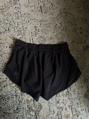 lululemon athletica Black hottie hot shorts 2.5 inch